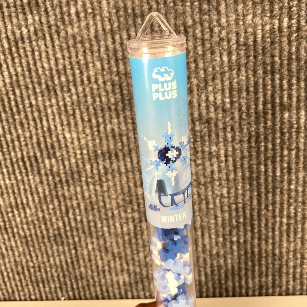 Plus-Plus Winter 70 Piece Building Set Blue White Snowflake Tube 04116 Denmark